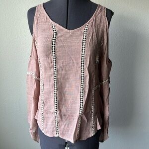 Grifflin Paris top muted rose color size Small sheer eyelet cold shoulder